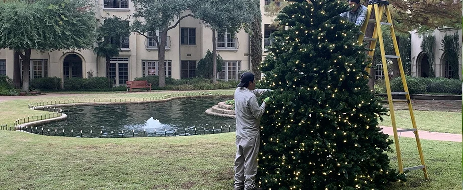 Adding Holiday Décor For Your Commercial Business